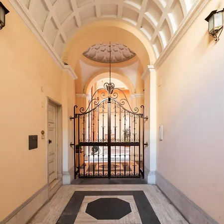 Farnese Stunning Penthouse | Romeloft